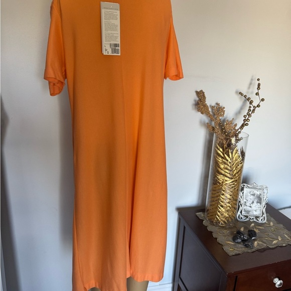 Lidea  NWTOrange Women's summer, vacation Dress. Ptp 18”very stretch. - Picture 3 of 8